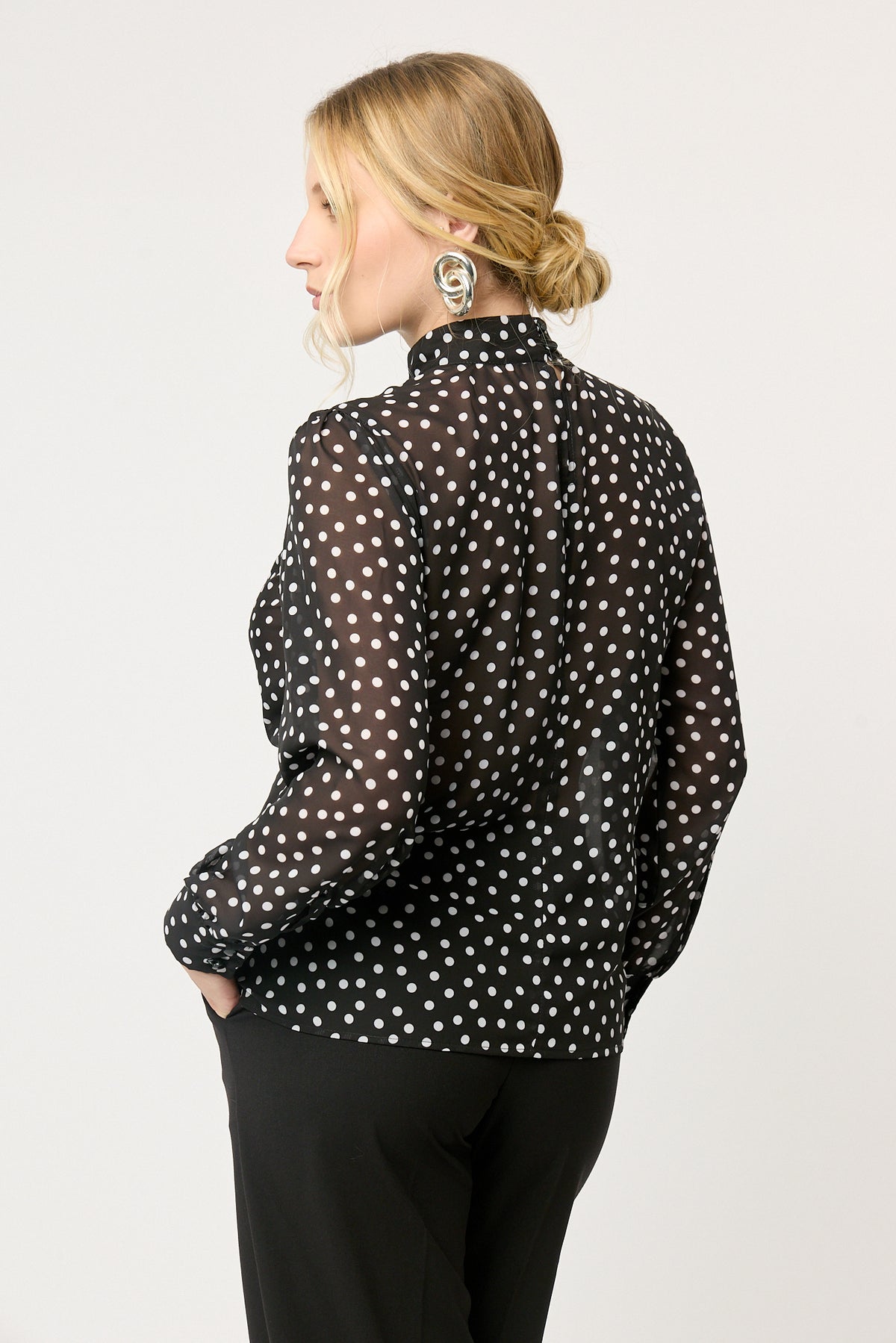BLUSA DE SHIFFON NEGRA