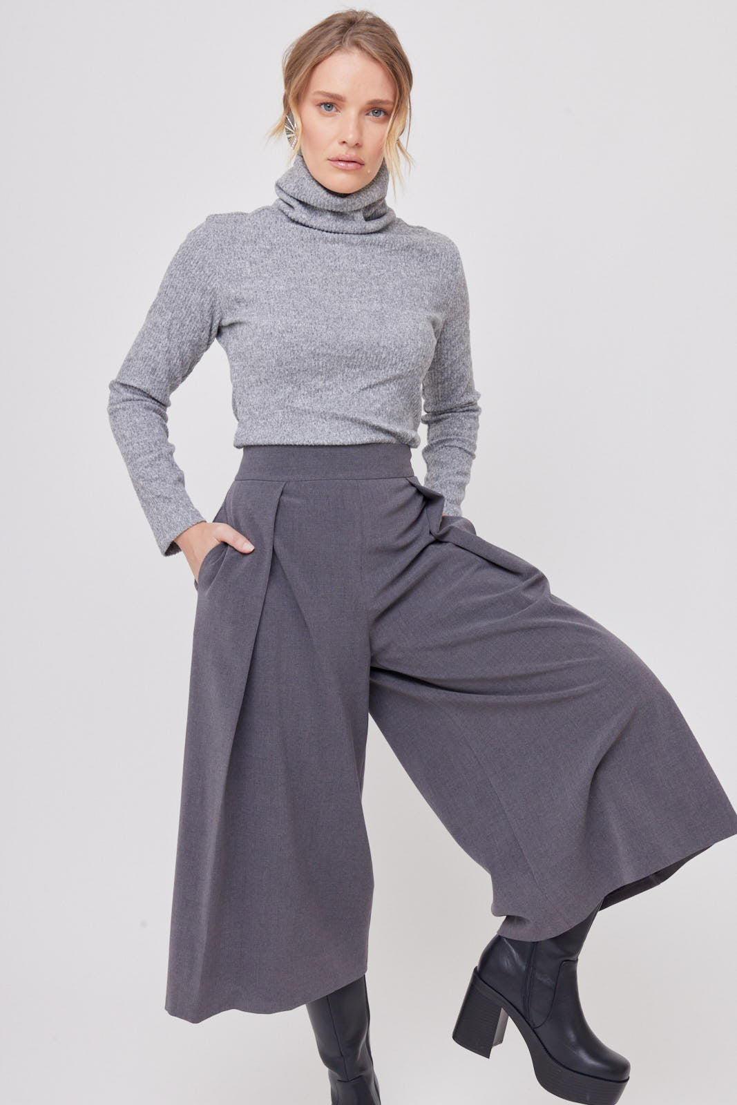 PANTALÓN AMPLIO PARA MUJER