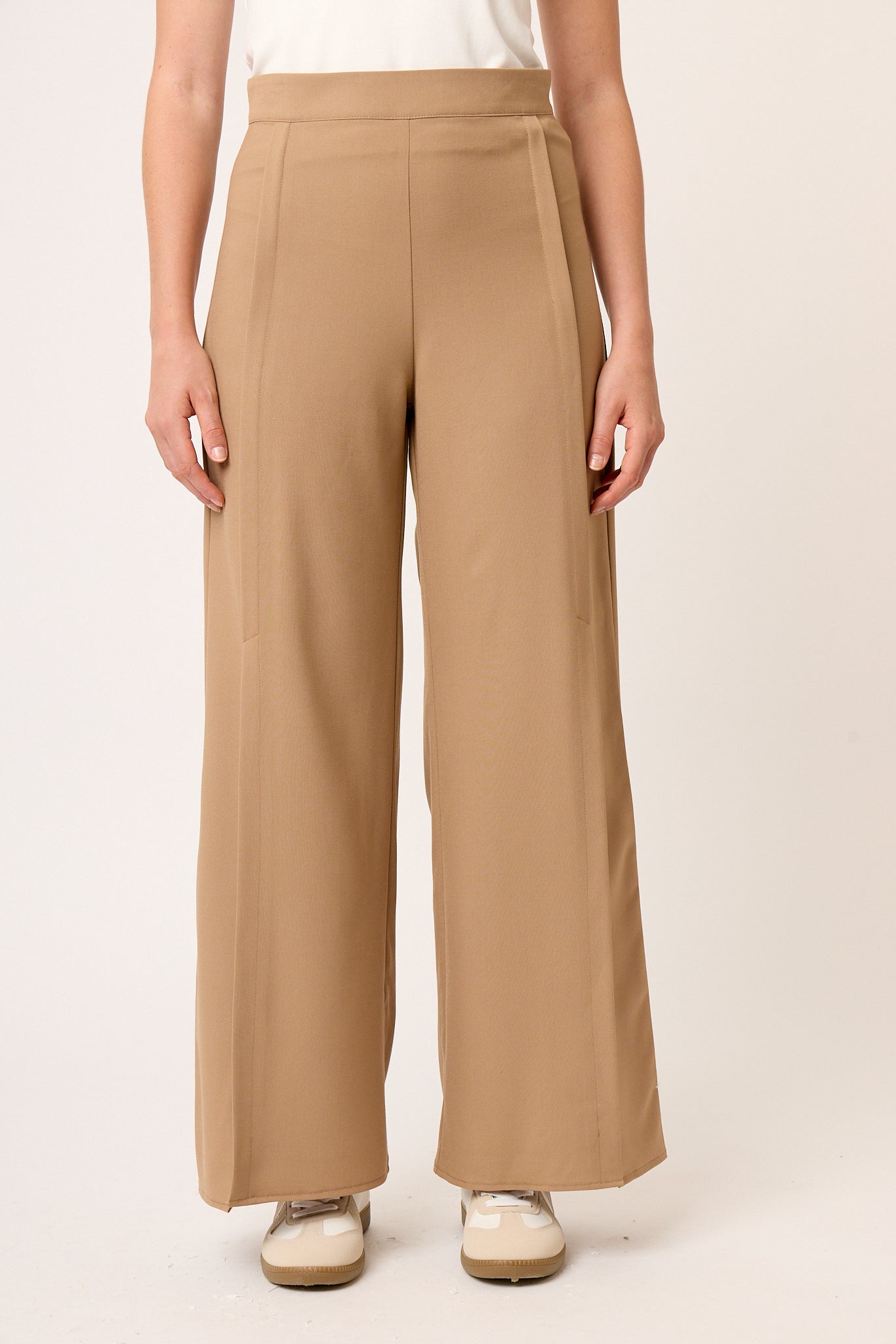 PANTALÓN DE VESTIR RECTO STRETCH COLOR CAMEL CON ABERTURAS HAUSSMAN
