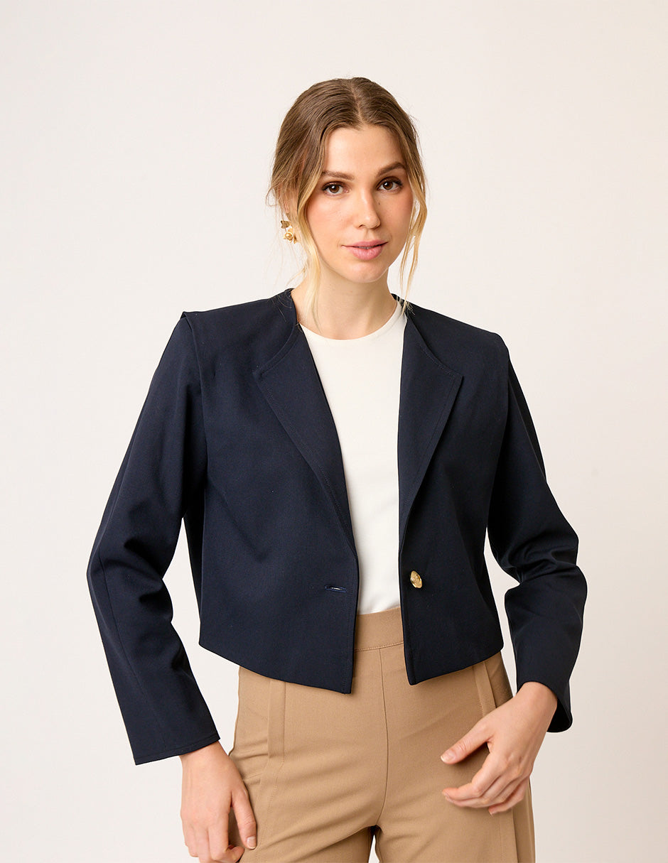 CHAQUETA CASUAL AZUL MARINO CON SOLAPAS Y DETALLE DE BOTÓN DORADO HAUSSMAN LARGO CINTURA