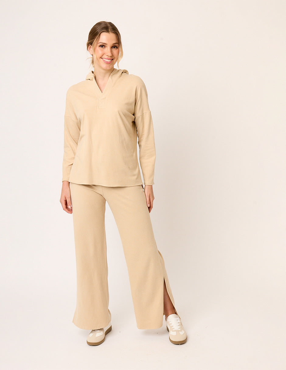 PANTALÓN CASUAL CON RESORTE EN PRETINA Y ABERTURAS LATERALES CHAMP MARS