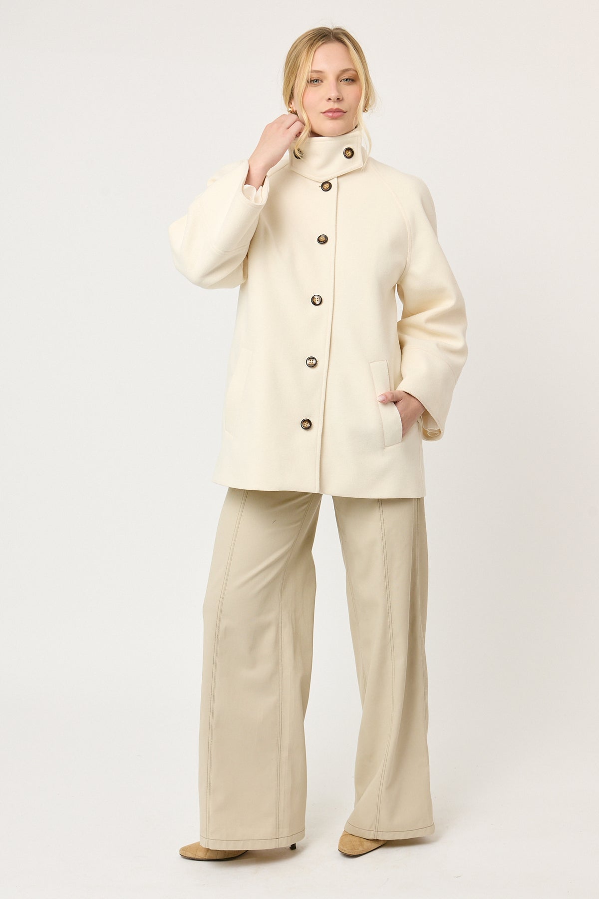 ABRIGO DE MUJER CASUAL Y ELEGANTE 
