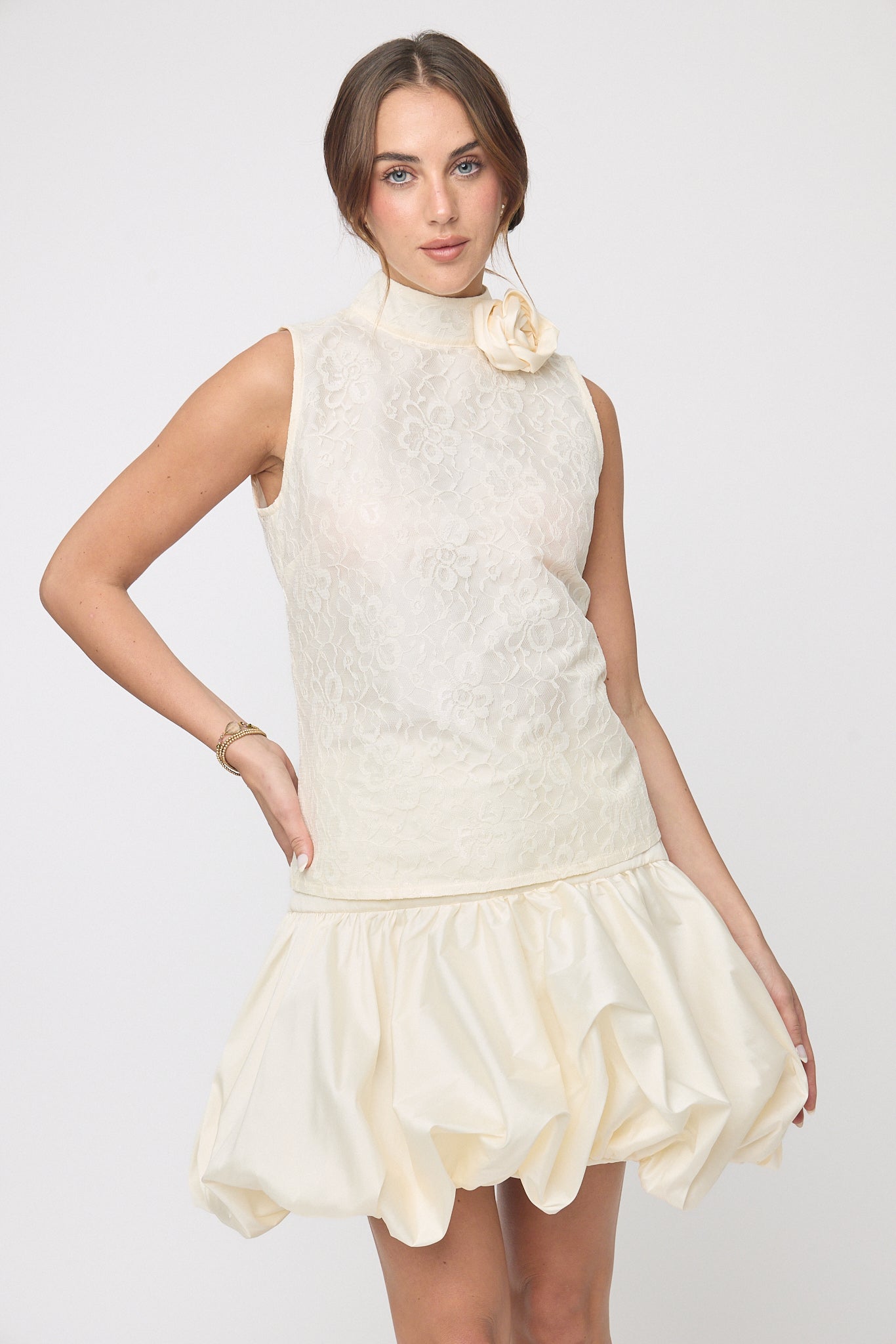 BLUSA CASUAL DE ENCAJE