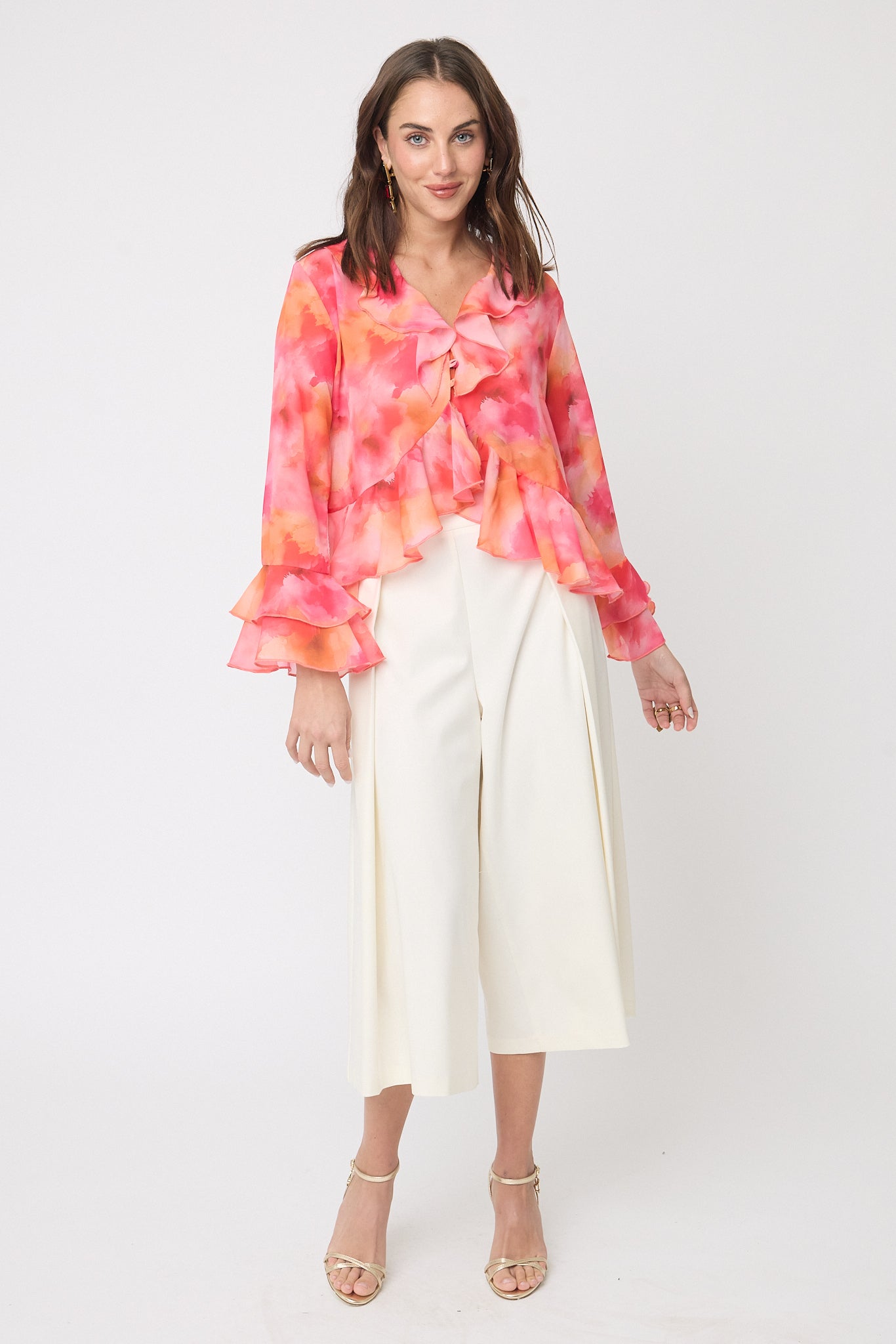 BLUSA FORMAL ESTAMPADA CON OLANES MANGA LARGA LIGERA Y FRESCA