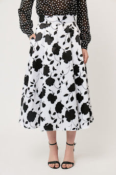 FALDA ESTAMPADA CON BOLSILLOS