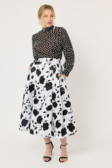 FALDA ESTAMPADA BLANCO CON NEGRO