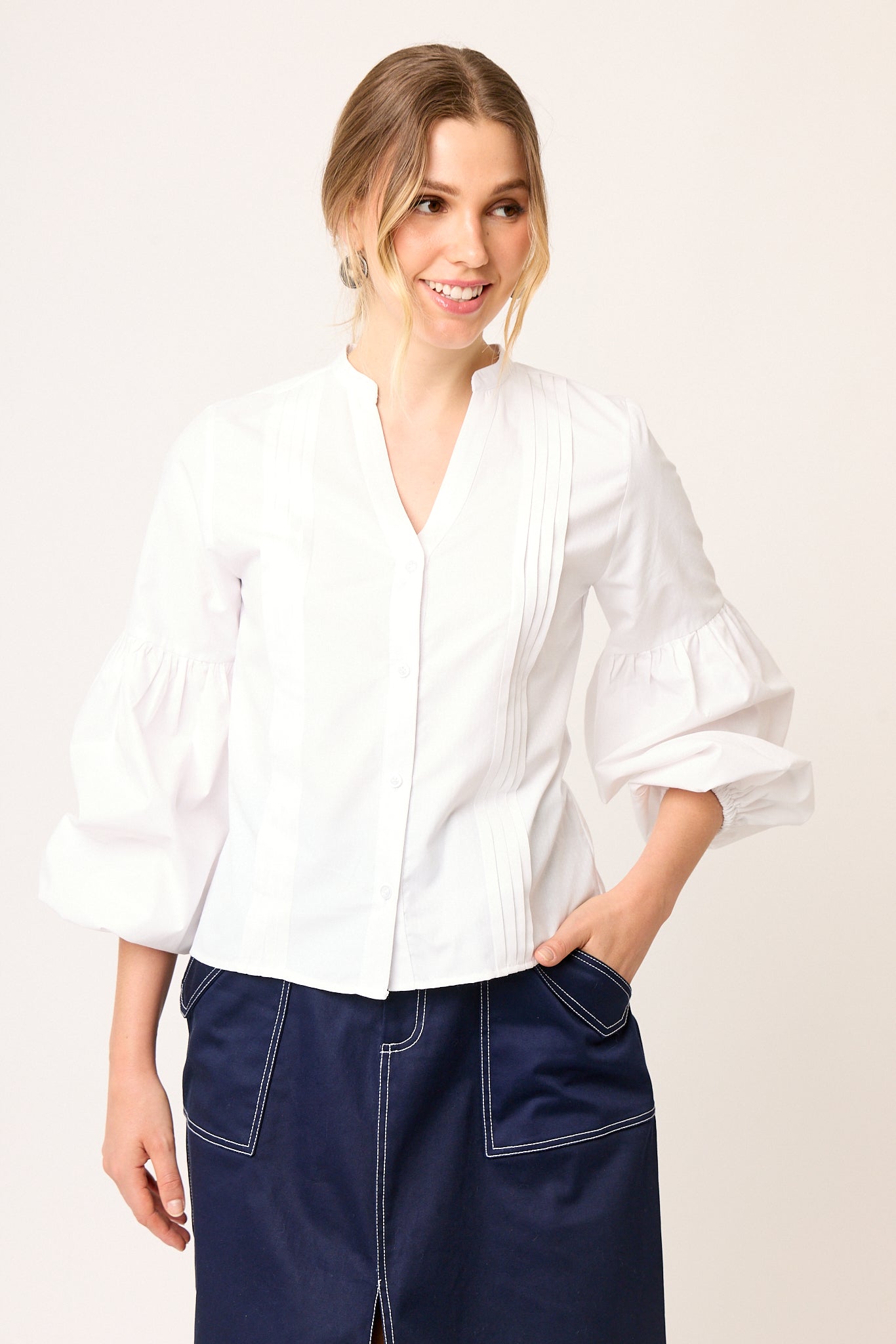 BLUSA BLANCA DE ALGODÓN MANGA LARGA CON ABERTURA Y BOTONES VISIR