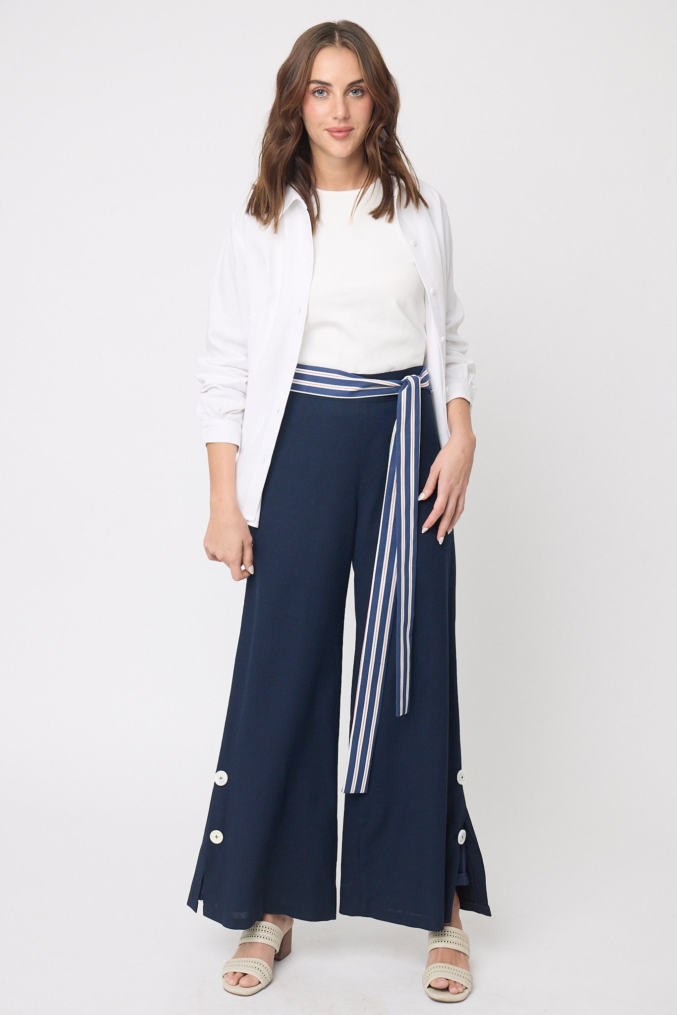 PANTALÓN DE MUJER CASUAL CORTE RECTO CON ABERTURAS LATERALES