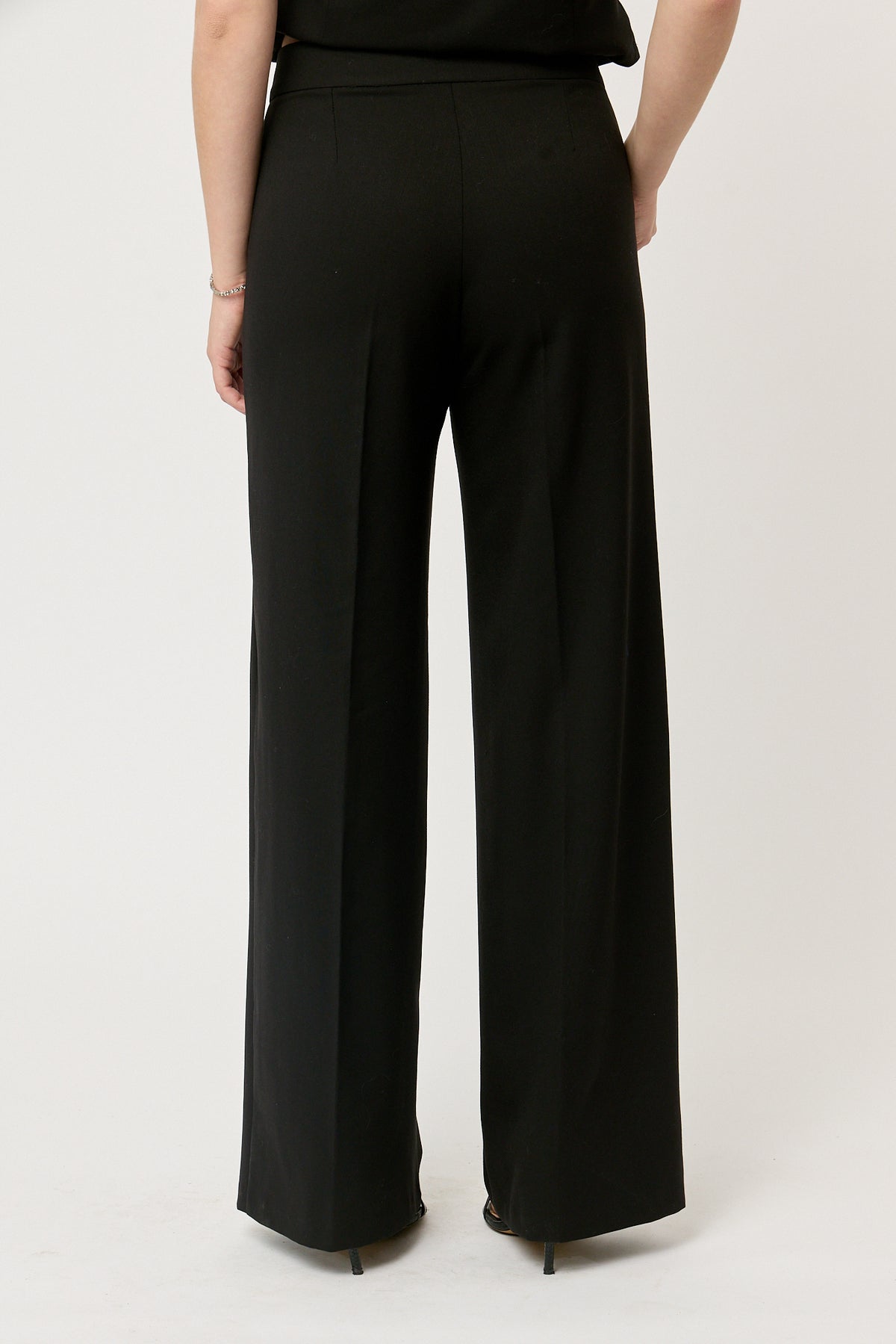 PANTALÓN DE MUJER RECTO FORMAL TRASERO