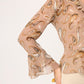 BLUSA CASUAL DE GASA ESTAMPADA  MANGA LARGA  CON OLANES Y CUELLO V  MONTMARTRE