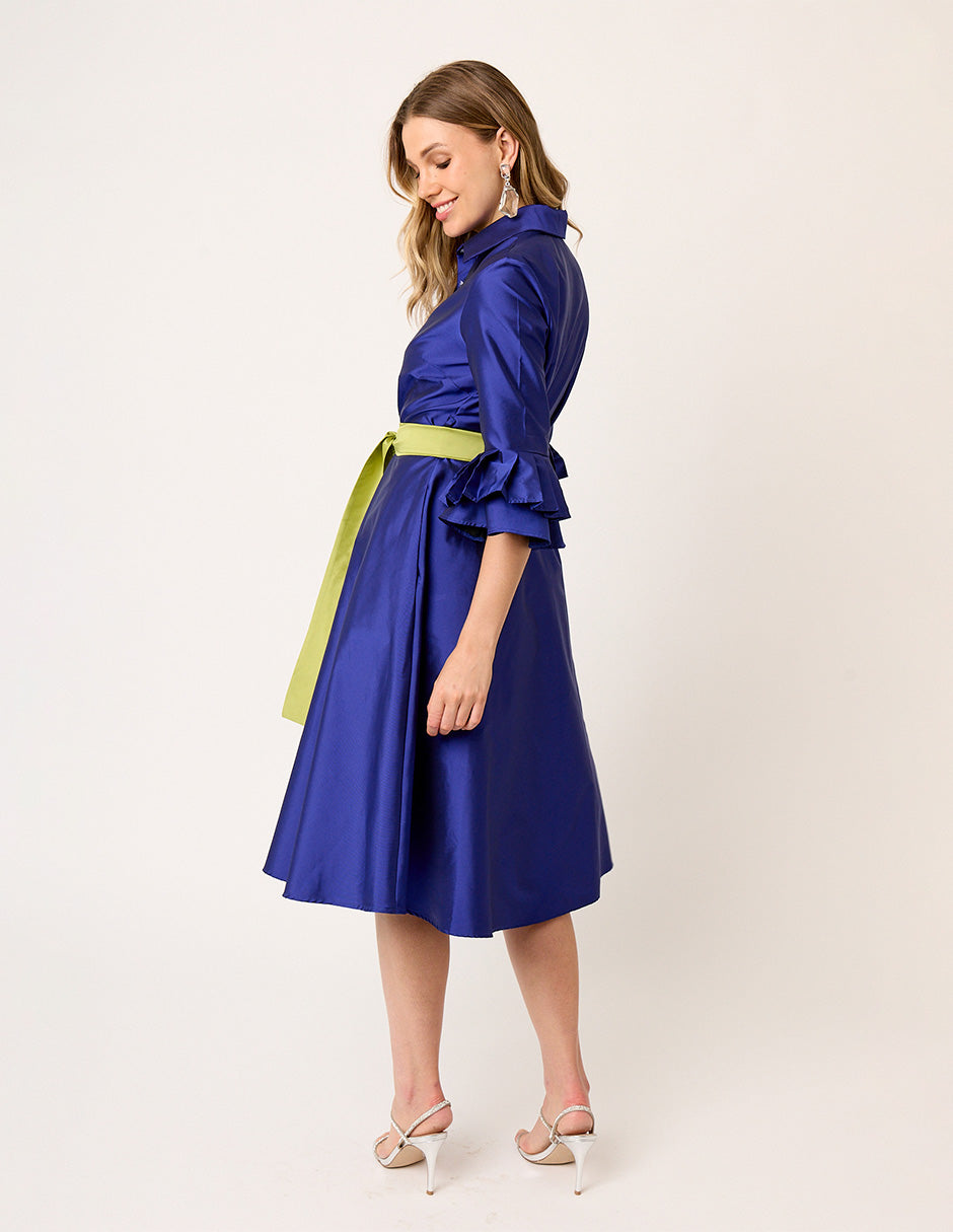VESTIDO FORMAL CAMISERO DE TAFETA AZUL REY  LARGO MIDI CON OLANES EN PUÑO Y CINTURÓN VINCENNES