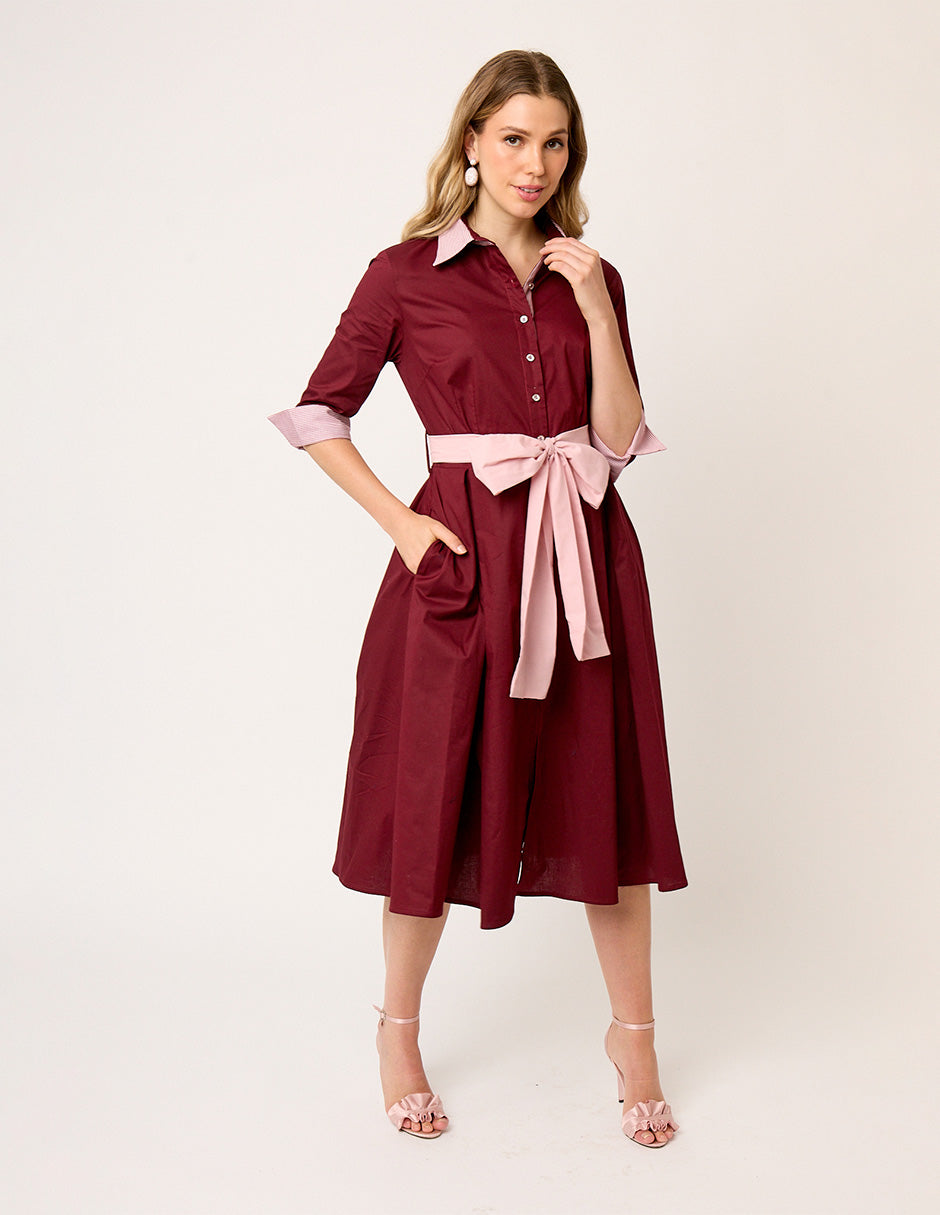 VESTIDO CASUAL CAMISERO DE ALGODÓN CON FALDA TABLEADA CON BOLSILLOS  Y CINTURÓN A CONTRASTE SORBONA