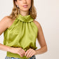 BLUSA SATINADA CUELLO ALTO SIN MANGA Y SISA HALTER ORANGERIE