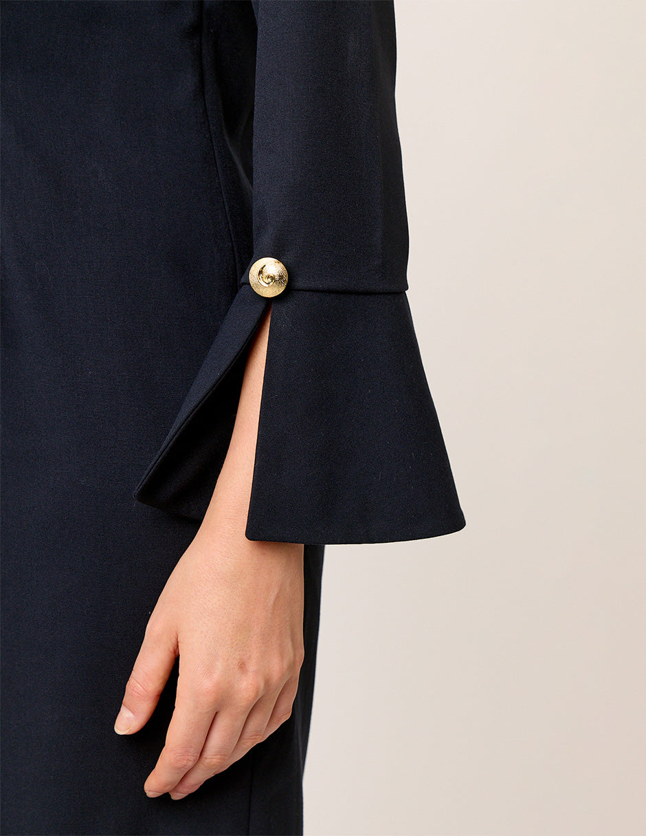 VESTIDO FORMAL RECTO DE MANGA LARGA CON BOTONES DORADOS HAUSSMAN