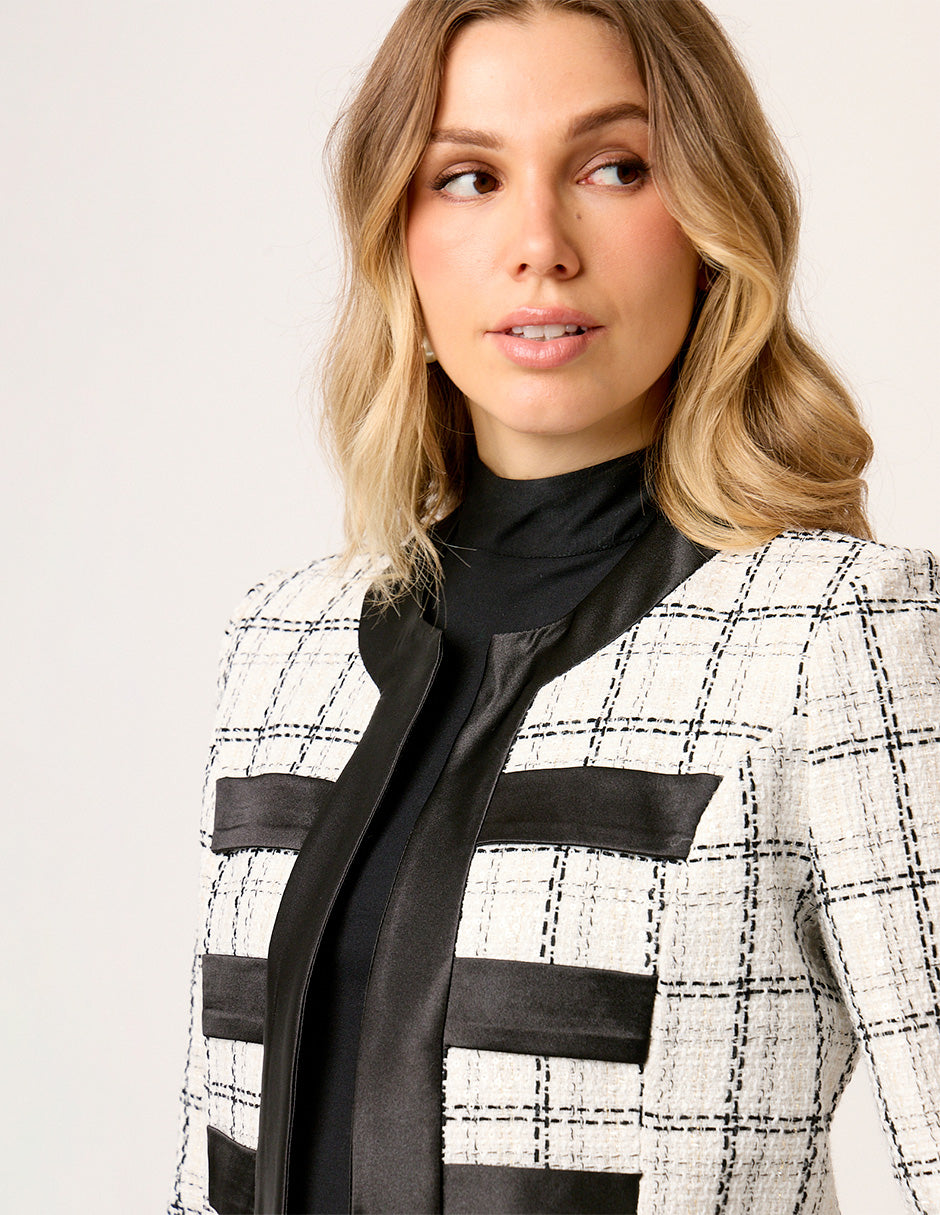 CHAQUETA FORMAL DE TWEED BLANCO Y NEGRO CON DETALLES EN SATÍN MONTIJO