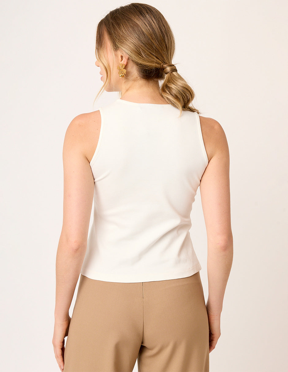 TOP BÁSICO AJUSTADO CON CUELLO REDONDO COLOR IVORY HAUSSMAN VISTA ESPALDA
