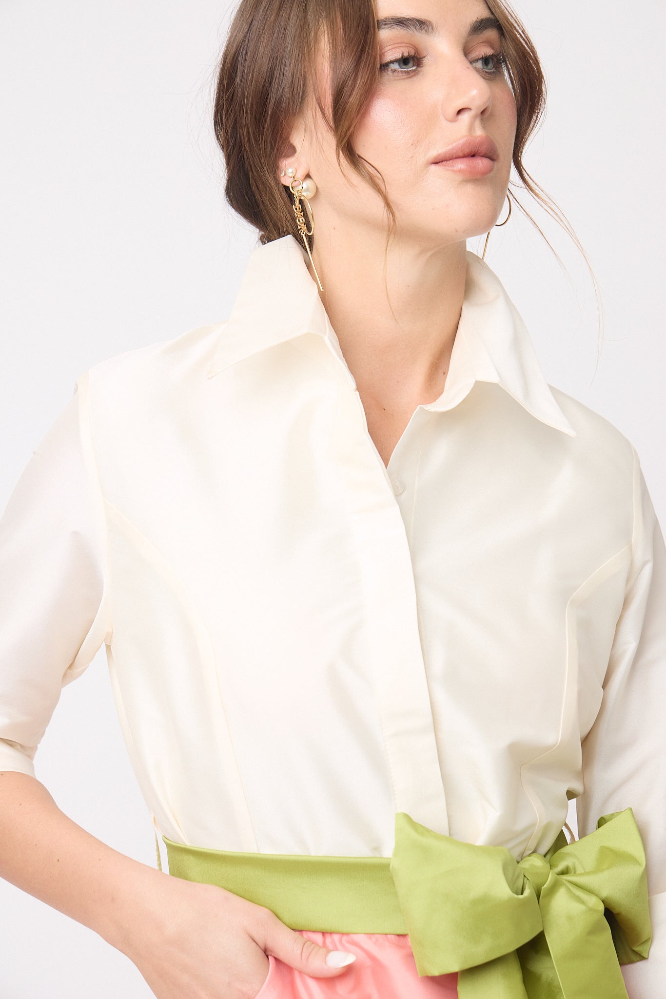 VESTIDO CAMISERO FORMAL CON CINTURÓN.