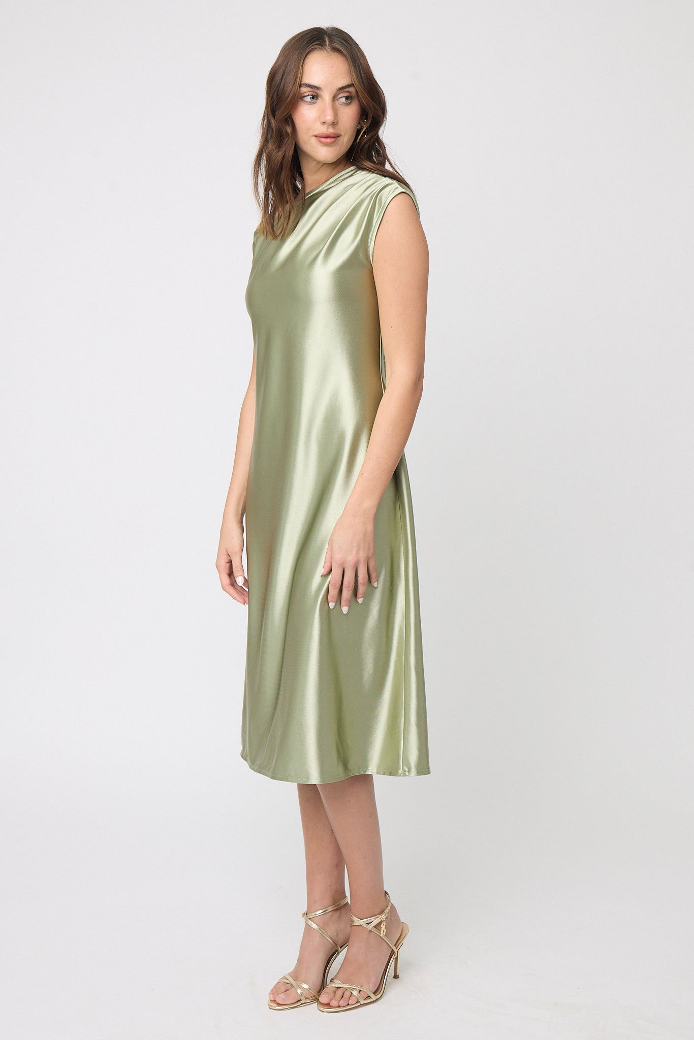 VESTIDO CASUAL SATINADO SIN MANGAS