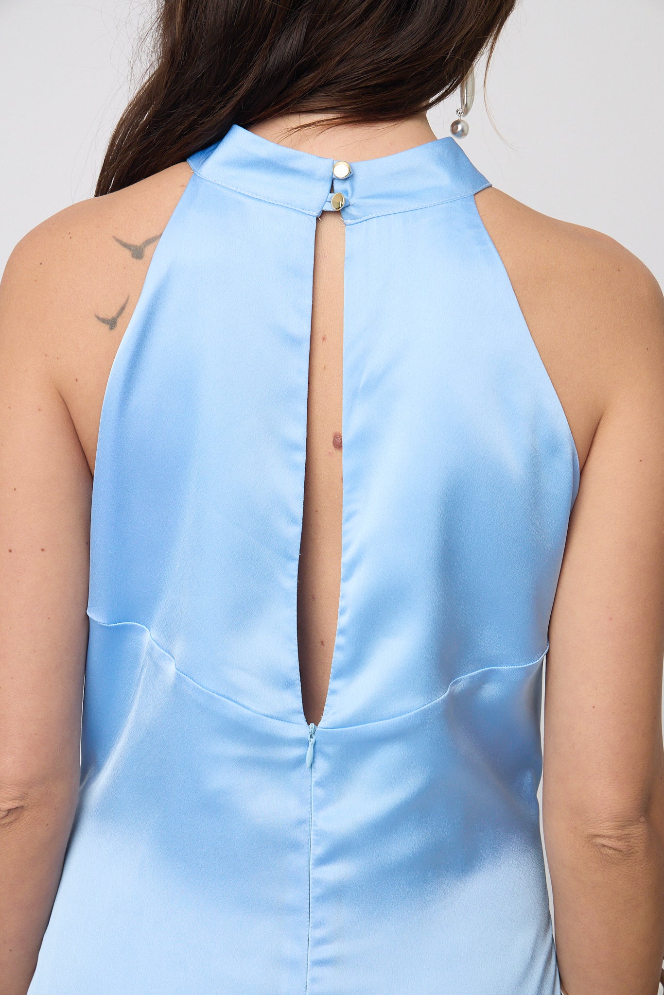 VESTIDO DE FIESTA CON ESCOTE EN ESPALDA