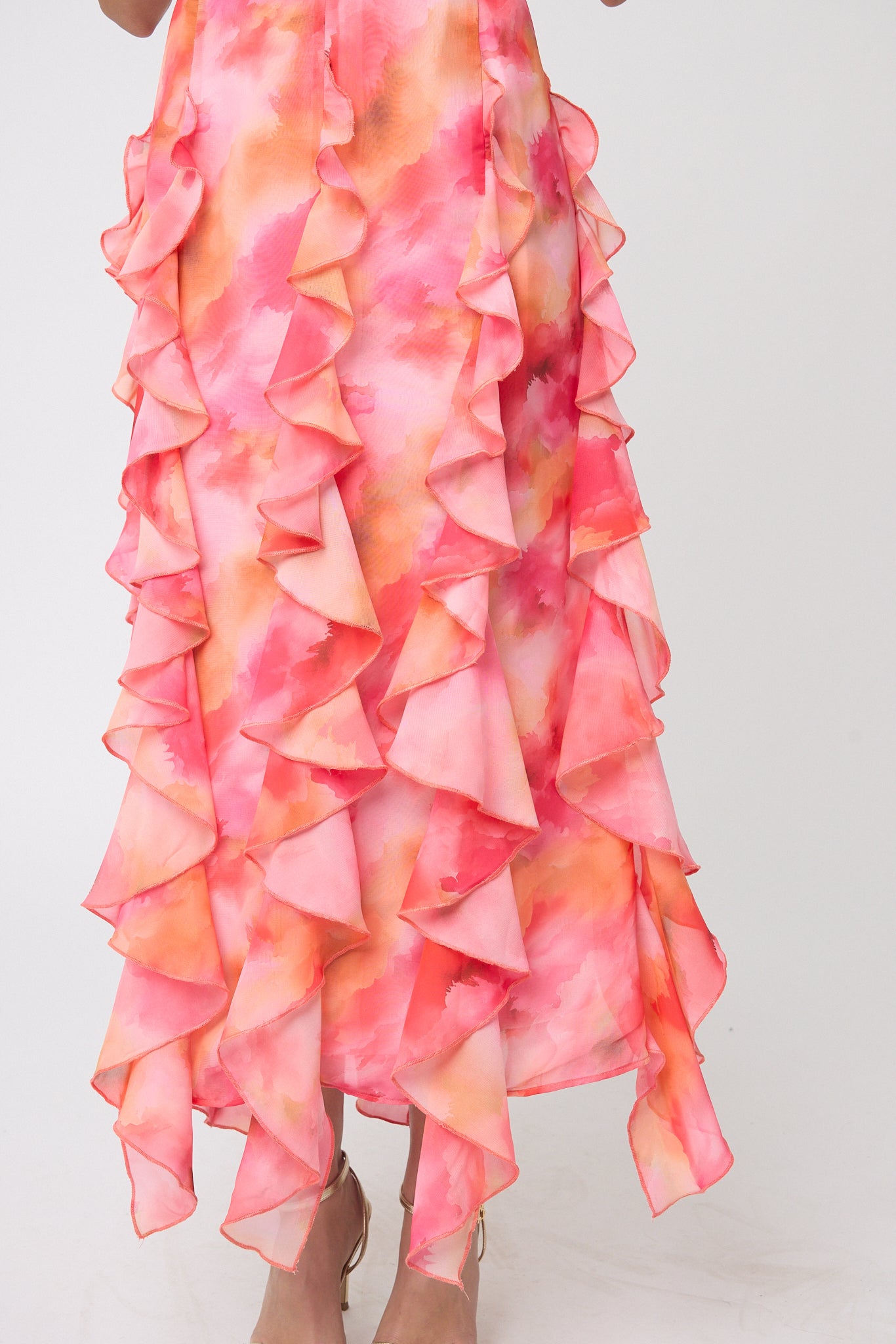 VESTIDO  ESTAMPADO CON OLANES PARA EVENTO DE DÍA