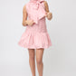 VESTIDO FORMAL MINI CON OLÁN EN FALDA Y CUELLO ALTO